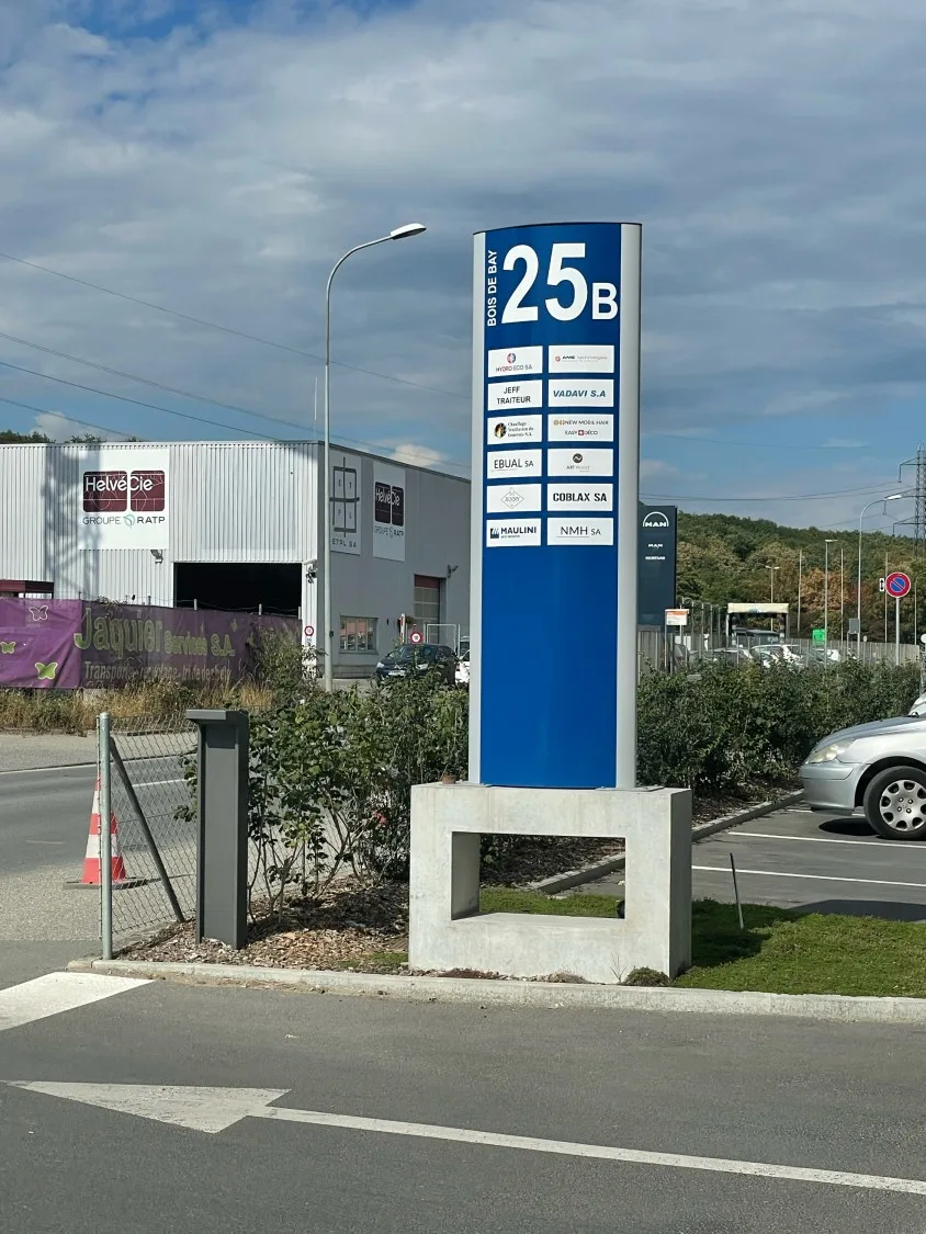 Eingangstotem Bois-de-Bay 25B